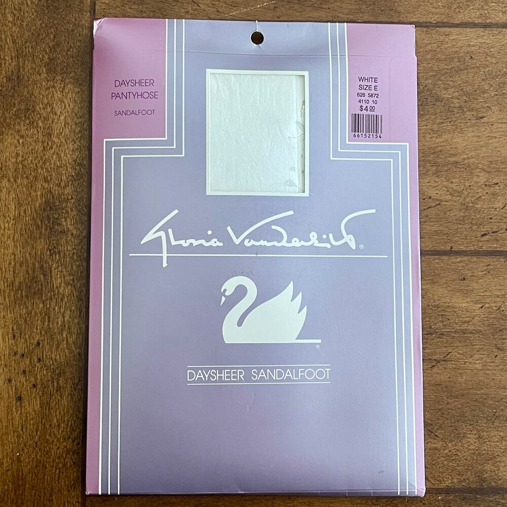 Gloria Vanderbilt Daysheer  Sandalfoot Pantyhose Size:  E, Color:   White C-12